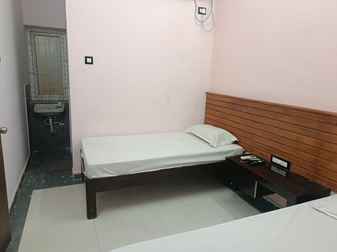 Sgs Residency Villa Tirupati Luaran gambar